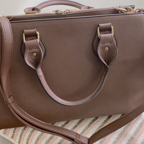 Dassin Lock SatchelBag with adjustable Shoulder Strap - Picture 4 of 8